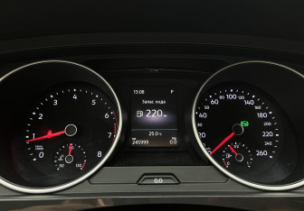 Подержанный автомобиль Volkswagen Tiguan 2017 года (10 фото)