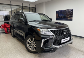 Подержанный автомобиль Lexus LX 2013 года (3 фото)
