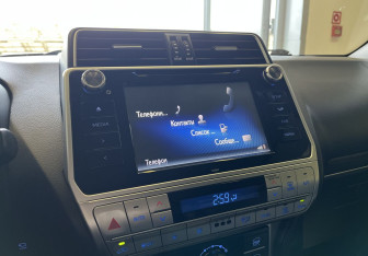 Подержанный автомобиль Toyota Land Cruiser Prado 2019 года (14 фото)