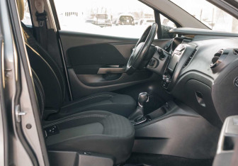 Подержанный автомобиль Renault Kaptur 2016 года (18 фото)