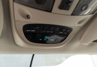 Подержанный автомобиль Dodge Durango 2005 года (15 фото)