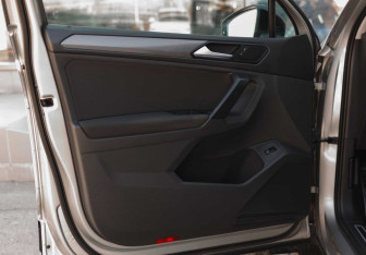 Подержанный автомобиль Volkswagen Tiguan 2019 года (18 фото)
