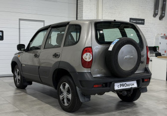 Подержанный автомобиль Chevrolet Niva 2017 года (6 фото)
