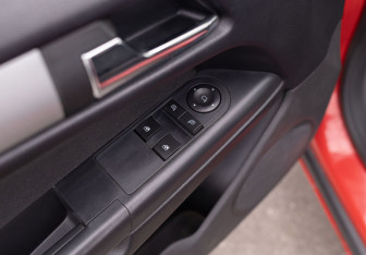 Подержанный автомобиль Opel Astra Hatchback 2010 года (18 фото)