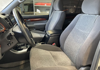 Подержанный автомобиль Toyota Land Cruiser Prado 2008 года (8 фото)