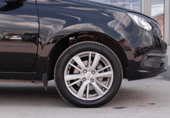 Подержанный автомобиль LADA (ВАЗ) Granta Liftback 2023 года (9 фото)