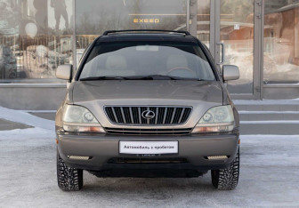 Подержанный автомобиль Lexus RX 2000 года (2 фото)