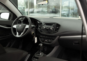 Подержанный автомобиль LADA (ВАЗ) Vesta Sedan 2016 года (10 фото)