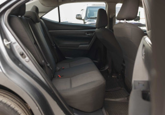 Подержанный автомобиль Toyota Corolla Sedan 2013 года (17 фото)