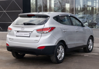 Подержанный автомобиль Hyundai Tucson 2010 года (5 фото)