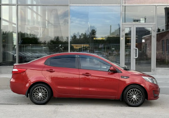 Подержанный автомобиль Kia Rio Sedan 2015 года (4 фото)
