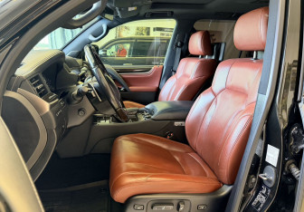 Подержанный автомобиль Lexus LX 2021 года (10 фото)