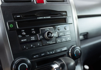 Подержанный автомобиль Honda CR-V 2007 года (14 фото)