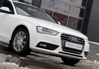 Подержанный автомобиль Audi A4 Sedan 2012 года (11 фото)