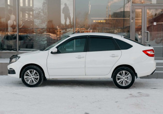 Подержанный автомобиль LADA (ВАЗ) Granta Liftback 2019 года (8 фото)