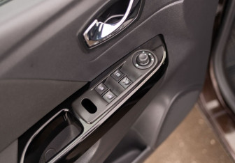 Подержанный автомобиль Renault Kaptur 2017 года (17 фото)