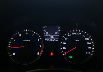 Подержанный автомобиль Hyundai Solaris Sedan 2012 года (11 фото)