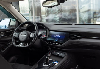 Подержанный автомобиль Haval F7 2019 года (10 фото)