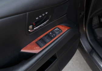 Подержанный автомобиль Lexus RX 2010 года (19 фото)