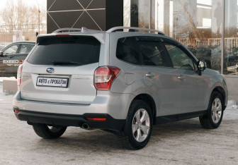 Подержанный автомобиль Subaru Forester Suv 2015 года (5 фото)