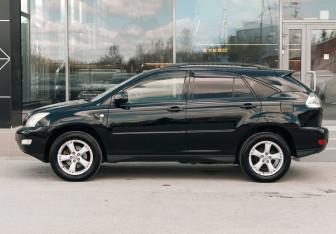 Подержанный автомобиль Toyota Harrier 2004 года (8 фото)