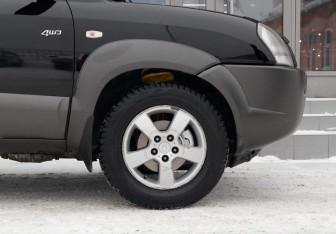 Подержанный автомобиль Hyundai Tucson 2006 года (9 фото)