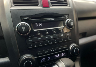 Подержанный автомобиль Honda CR-V 2008 года (14 фото)