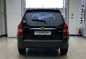 Подержанный автомобиль Hyundai Tucson 2006 года (5 фото)