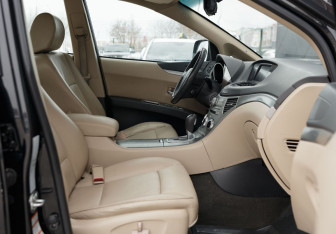 Подержанный автомобиль Subaru Tribeca 2007 года (21 фото)
