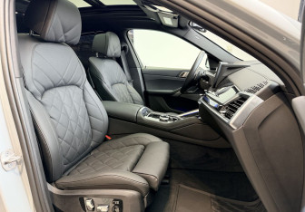 Подержанный автомобиль BMW X6 M 2024 года (24 фото)