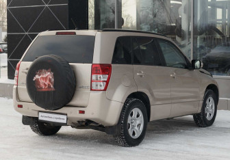 Подержанный автомобиль Suzuki Grand Vitara 2010 года (5 фото)