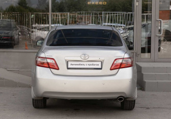Подержанный автомобиль Toyota Camry Sedan 2008 года (6 фото)
