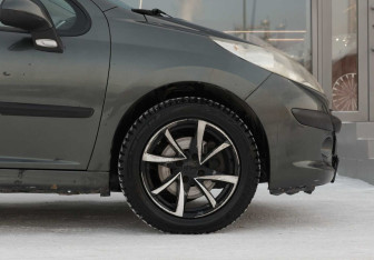 Подержанный автомобиль Peugeot 207 Hatchback 2007 года (9 фото)