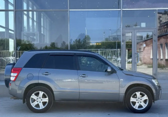 Подержанный автомобиль Suzuki Grand Vitara 2007 года (4 фото)