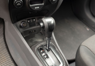 Подержанный автомобиль Kia Rio Sedan 2011 года (15 фото)