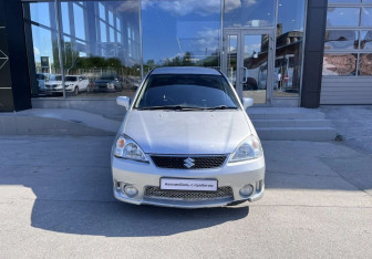 Подержанный автомобиль Suzuki Aerio Sedan 2003 года (2 фото)