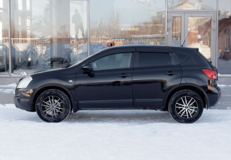 Подержанный автомобиль Nissan Qashqai 2007 года (8 фото)