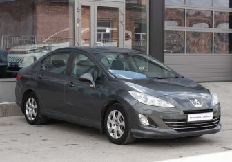 Подержанный автомобиль Peugeot 408 2013 года (3 фото)