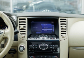 Подержанный автомобиль Infiniti FX 2012 года (14 фото)