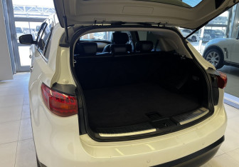 Подержанный автомобиль Infiniti FX 2010 года (20 фото)