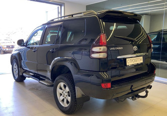 Подержанный автомобиль Toyota Land Cruiser Prado 2007 года (6 фото)