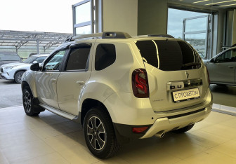 Подержанный автомобиль Renault Duster 2019 года (6 фото)