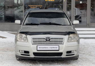Подержанный автомобиль Toyota Avensis Sedan 2005 года (2 фото)