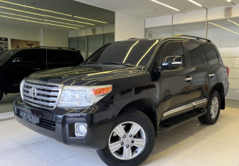 Подержанный автомобиль Toyota Land Cruiser Suv 2012 года (1 фото)