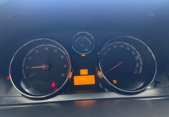 Подержанный автомобиль Opel Antara 2010 года (8 фото)