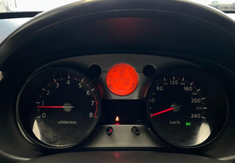 Подержанный автомобиль Nissan Qashqai 2007 года (13 фото)