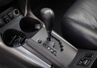 Подержанный автомобиль Toyota RAV4 2012 года (16 фото)