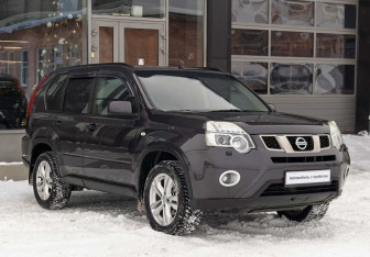 Подержанный автомобиль Nissan X-Trail 2011 года (3 фото)
