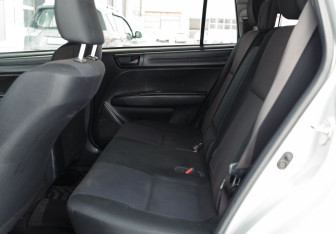 Подержанный автомобиль Toyota Corolla Wagon 2018 года (17 фото)