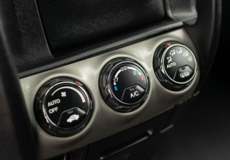 Подержанный автомобиль Honda CR-V 2006 года (15 фото)